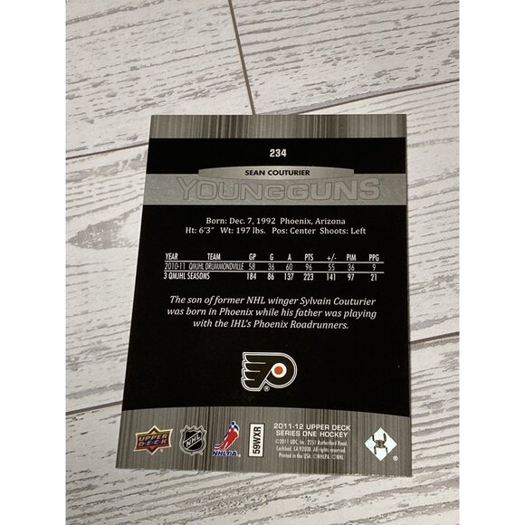 2011-12 Upper Deck Young Guns Sean Couturier #234 Rookie RC Hockey Card NHL Card - Picture 2 of 2